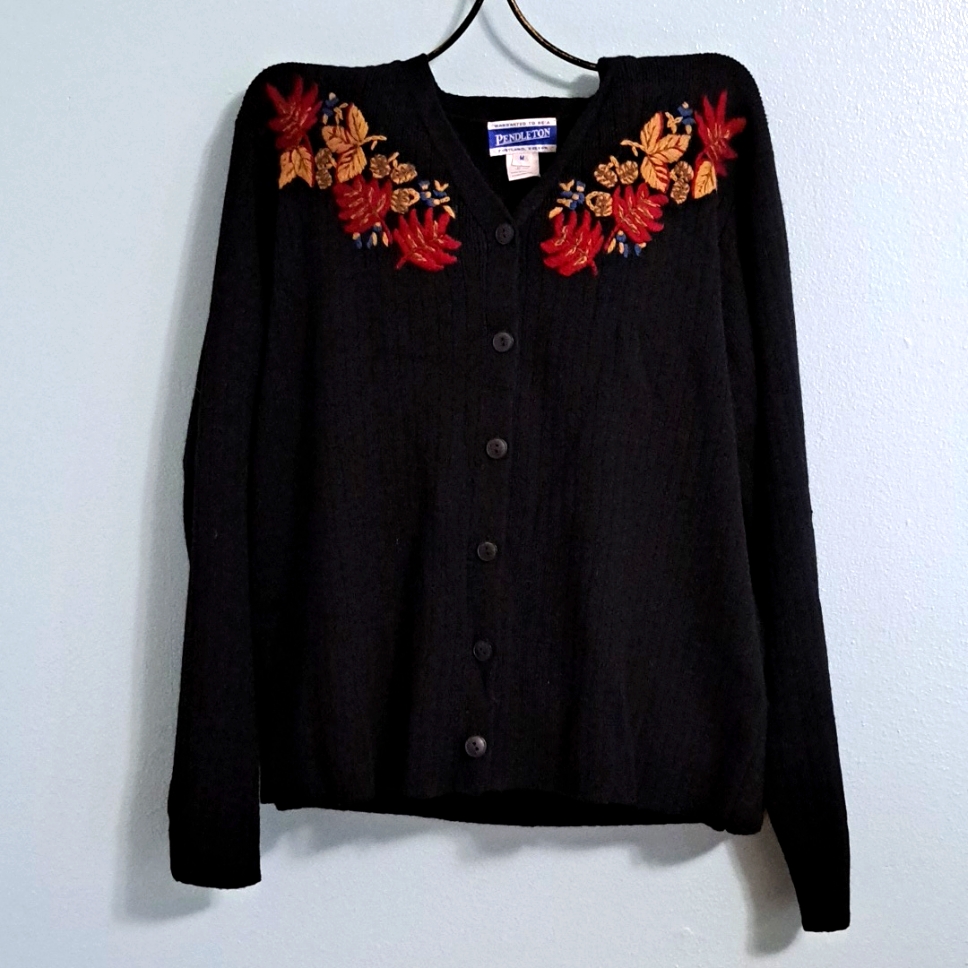 Vintage Pendleton Embroidered Cardigan Sweater Size Medium Wool Blend